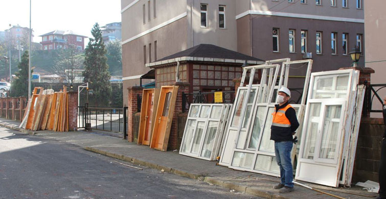 Yan Yatan Dört Bina Boşaltıldı