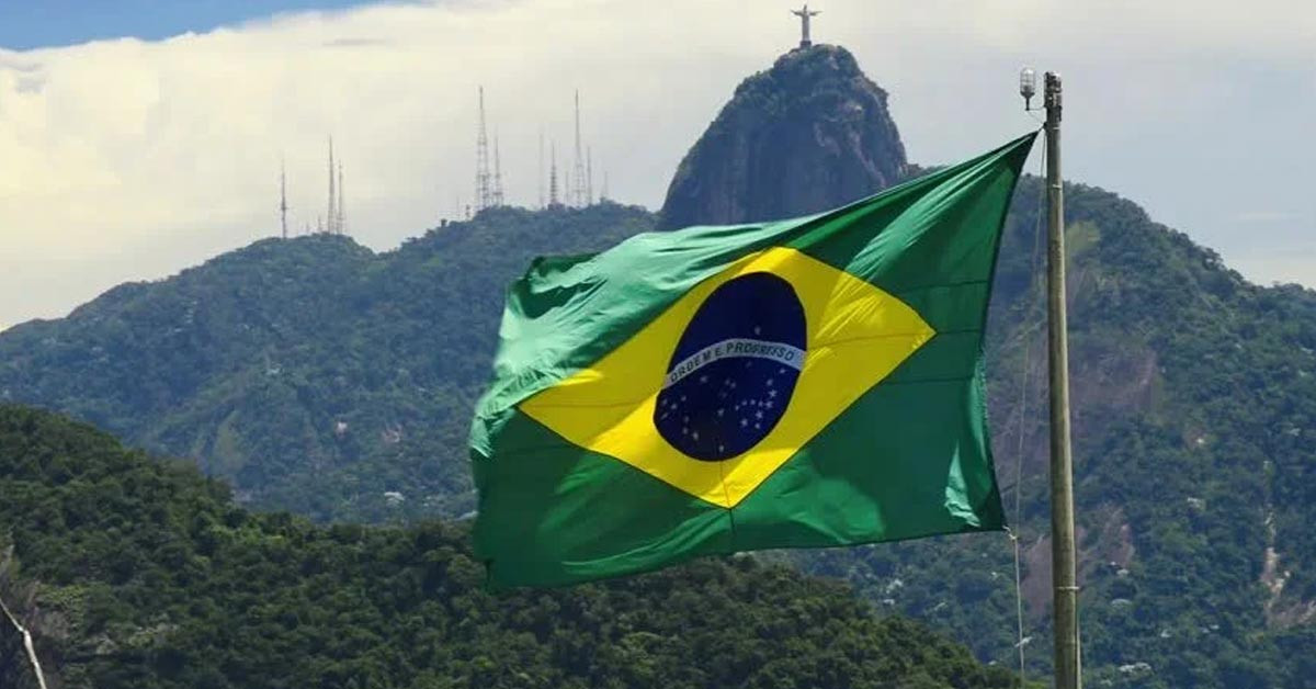 Бразилия какая республика. Флаг Бразилии. Флаг Рио-де-Жанейро Бразилия. Столица Бразилии флаг. Федеративная Республика Бразилия.