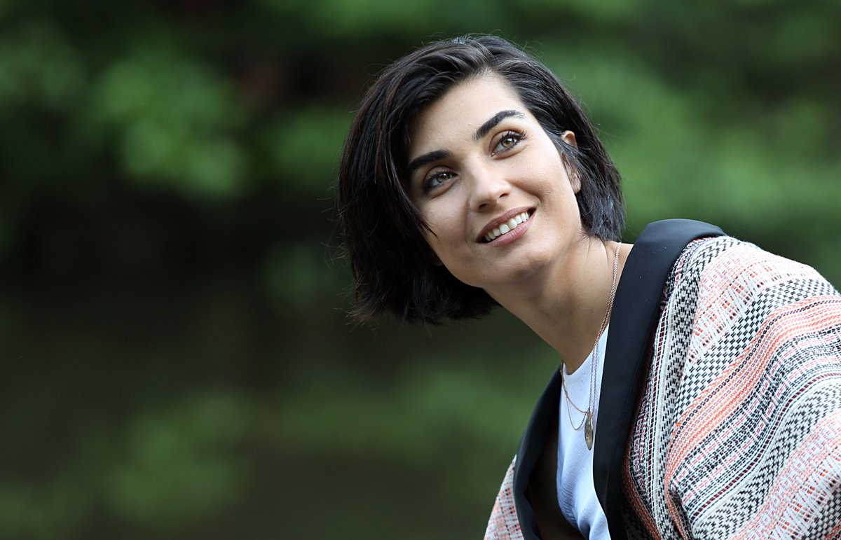 Tuba Büyüküstün'ün Makyajsız Hali