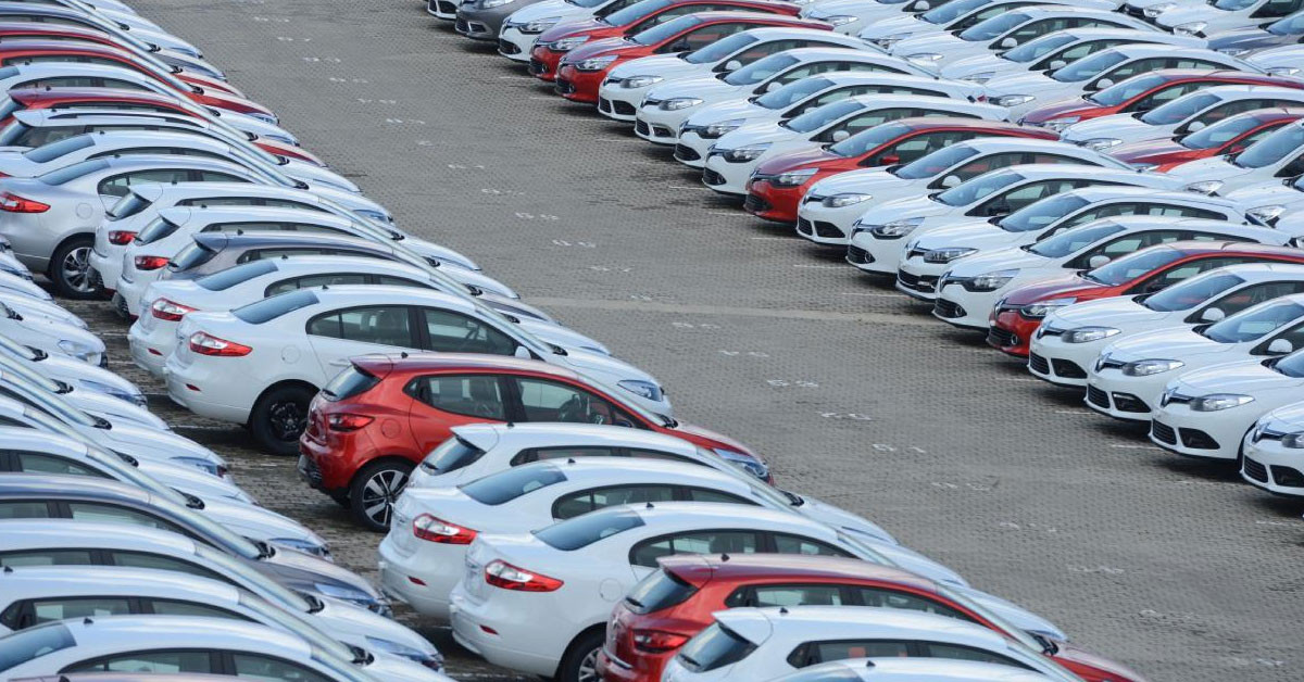 2024 yılının şubat ayında araba satışına rağbet arttı. Türkiye genelinde otomotiv satışları geçen ay 2023'ün aynı dönemine göre yüzde 30,6 artarak tüm zamanların şubat ayı rekorunu kırdı.
