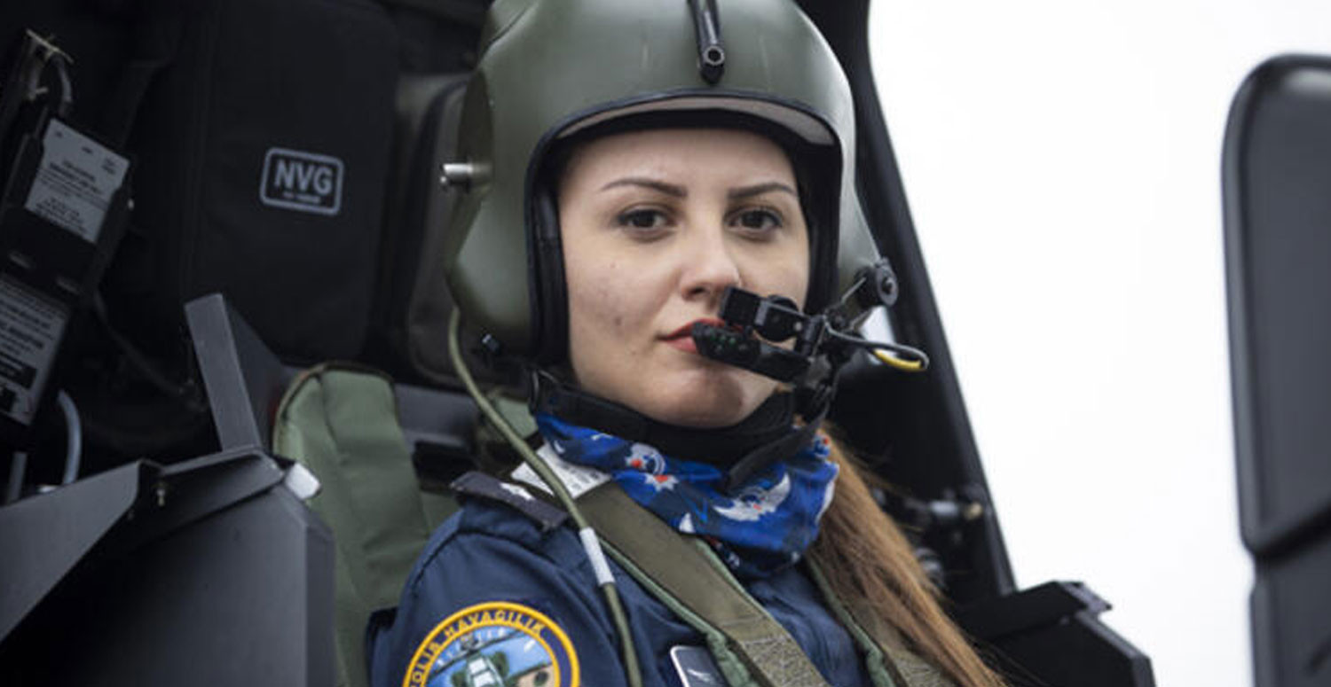 İlk kadın taarruz helikopter pilotu Özge Karabulut
