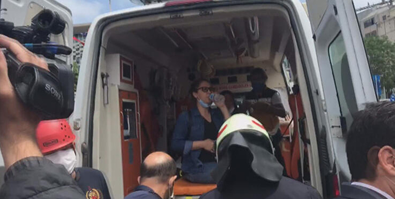 Taksim'de 2 Kadın İçin Düzenlenen Operasyon 3 Saat Sürdüfgfh