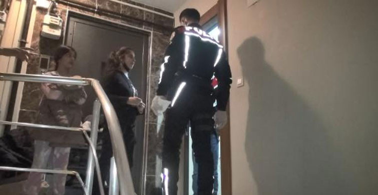 İstanbul'da Silahla Canlı Yayın Yapmak İsterken, Yanlışlıkla Kendini Vurdu3545456