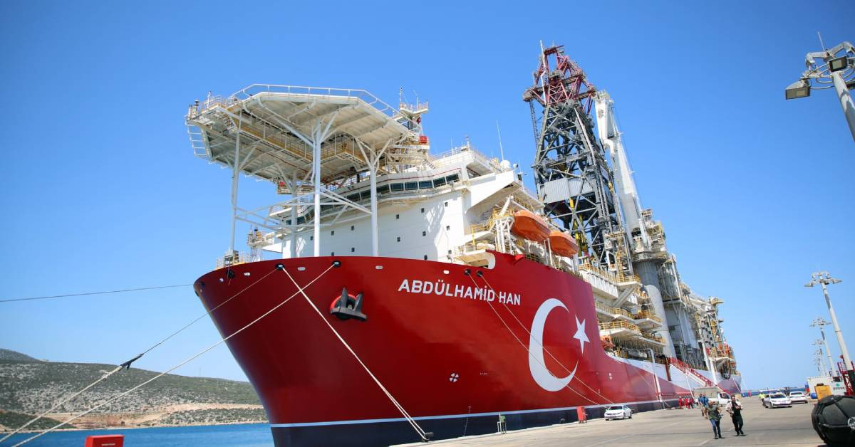 Abdülhamid Han gemisi yeni macerasına hazırlanıyor: Doğal gaz aramaları öncesinde Mersin’e geldi