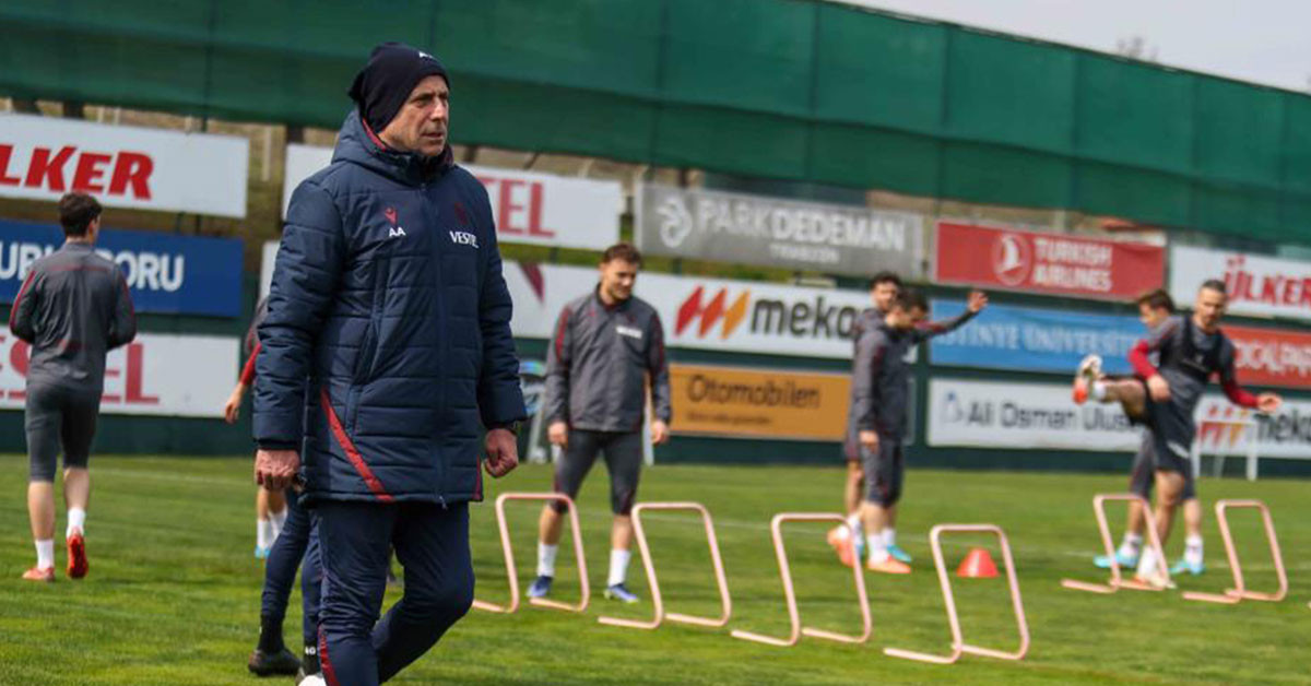 Abdullah Avcı Trabzonspor'da yeni bir model üzerinde planlama yapıyor.