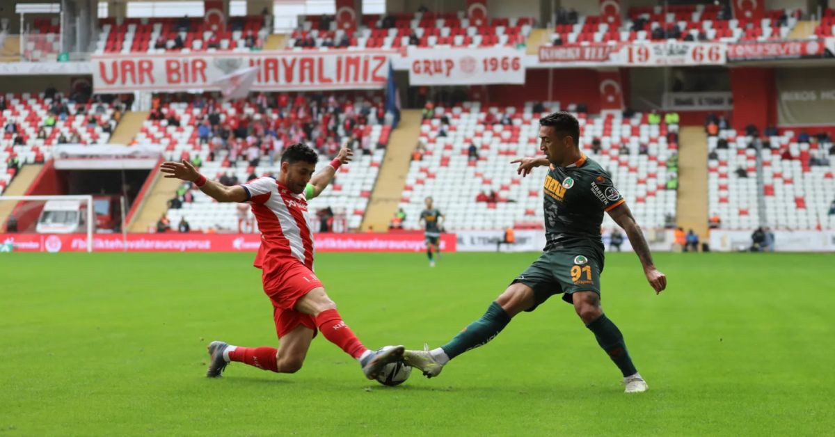 Alanyaspor Antalyaspor maçı ne zaman, saat kaçta ve hangi kanalda? (Muhtemel ilk 11’ler ve canlı yayın bilgisi)