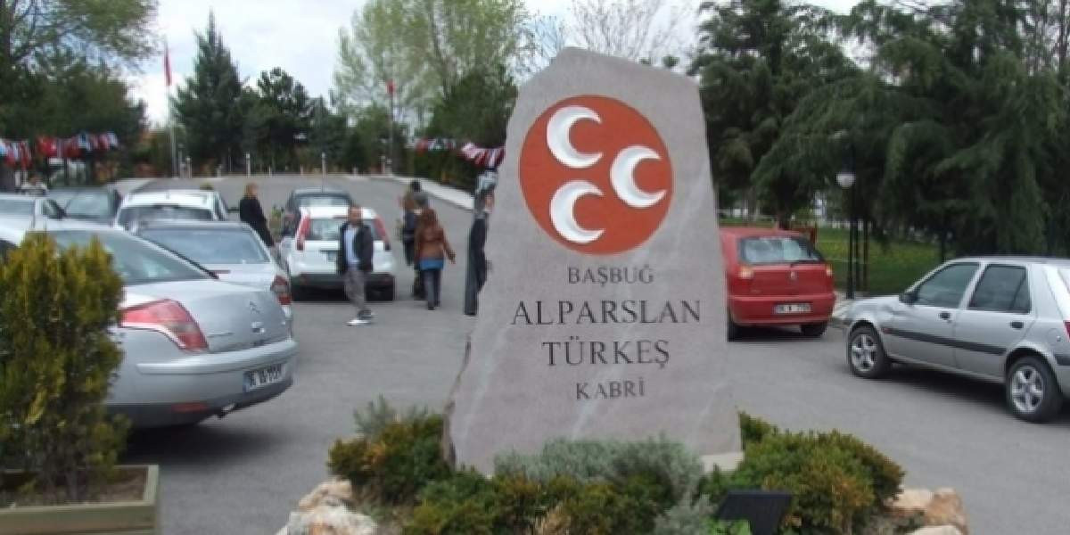 Alparslan Türkeş Mezarı