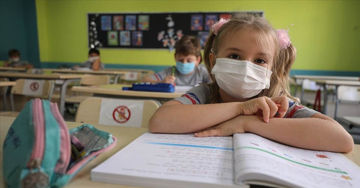 Bakan Koca okullarda maske açıklaması