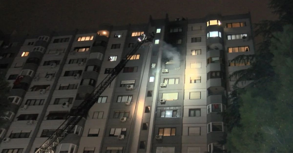 Bakırköy’de apartmanda yangın paniği: Vatandaşlar büyük panik yaşadı