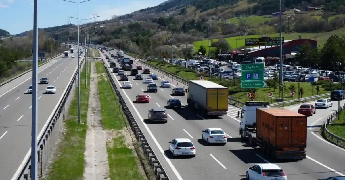 Bayram başlamadan trafiği geldi: Bolu Dağı geçişinde araç yoğunluğu yaşanıyor