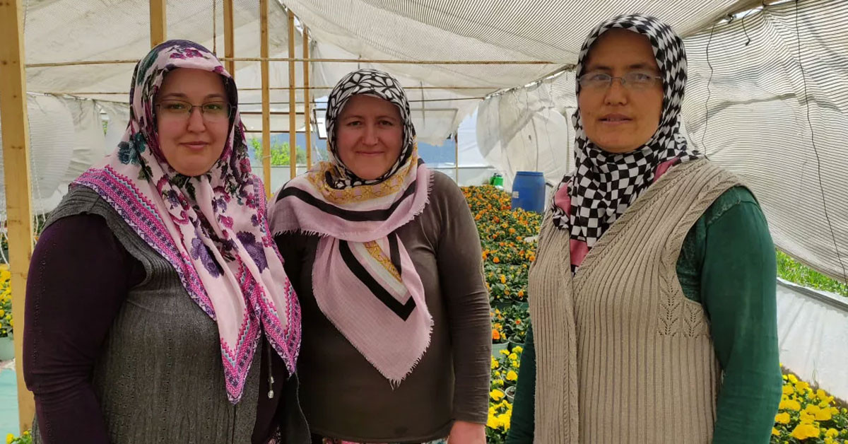 Bursa'da köylü kadınların desteğiyle 2.5 senede yeni cami inşa edildi!