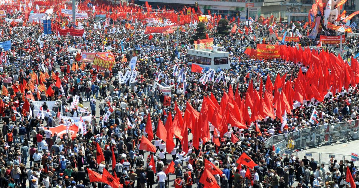 CHP lider Özel’in 1 Mayıs programı belli oldu: İşçilerle Saraçhane’den Taksim’e yürüyecek