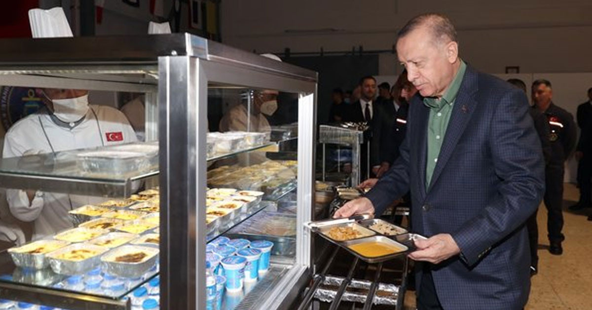 Cumhurbaşkanı Erdoğan işçilerle iftarda buluştu: Ekonomik sorunların üstesinden geldik!
