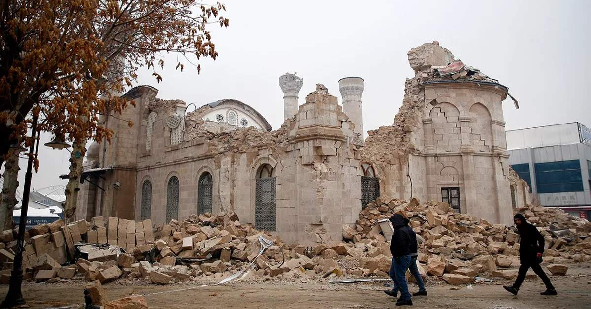 Deprem Yıkılan Tarihi Binalar-2