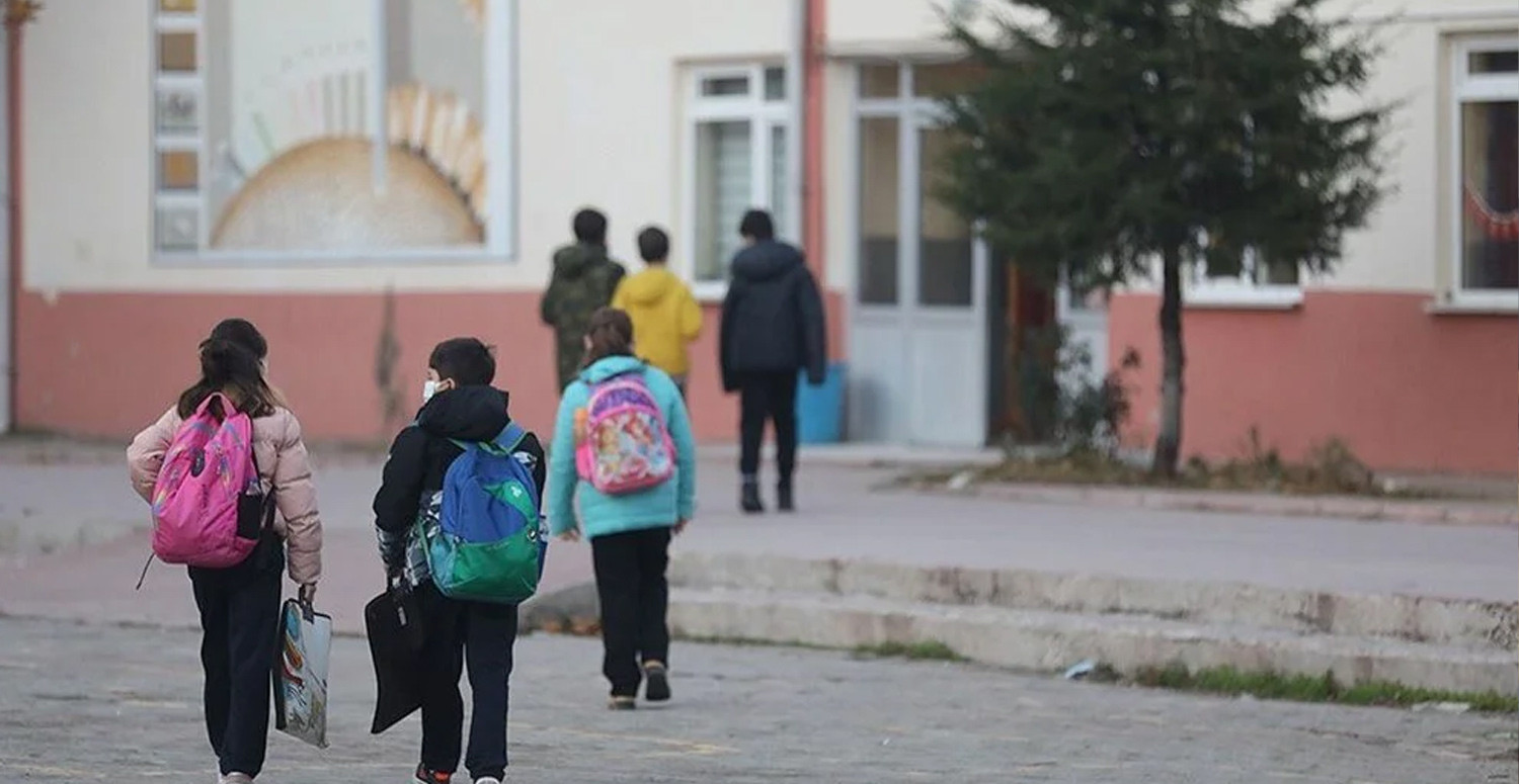 Diğer illerde de okullar tahliye edilmeye başladı