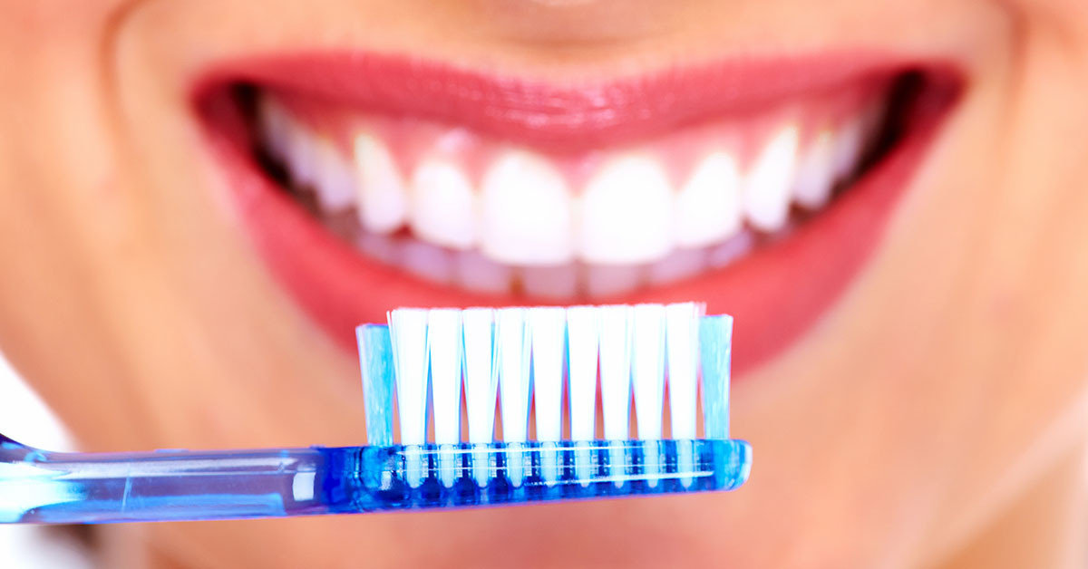 Diş fırçalarken nelere dikkat edilmeli