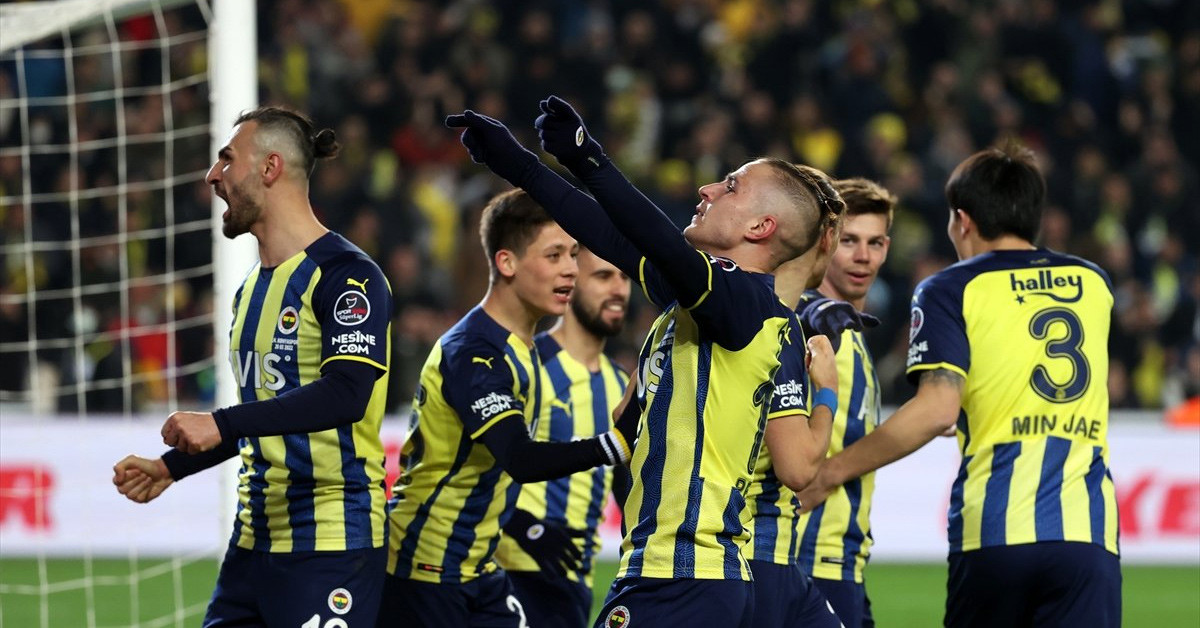 Fenerbahçe Konyaspor'u mağlup etti