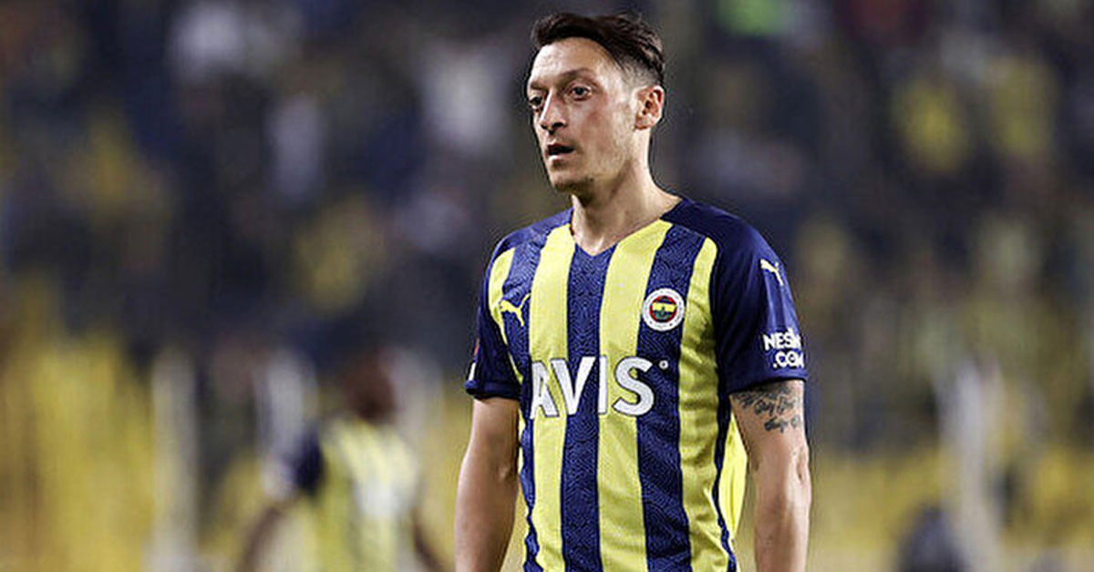 Futbolcu kadro dışı bırakıldı.