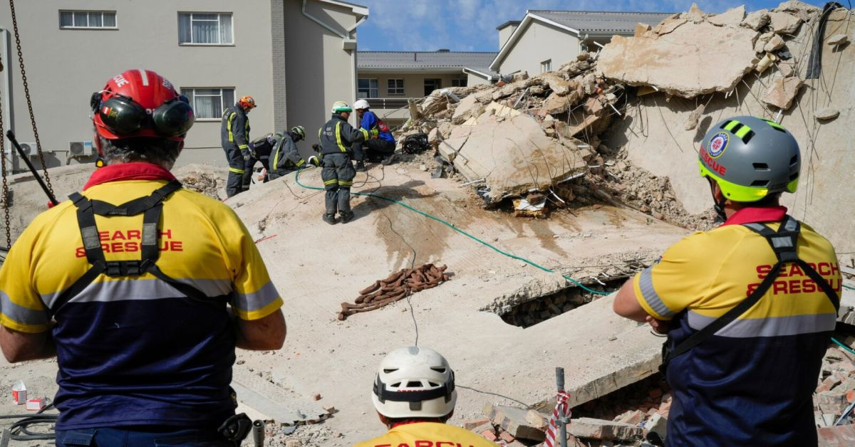 Güney Afrika’da büyük felaket: Çöken inşaatta 33 kişi hayatını kaybetti