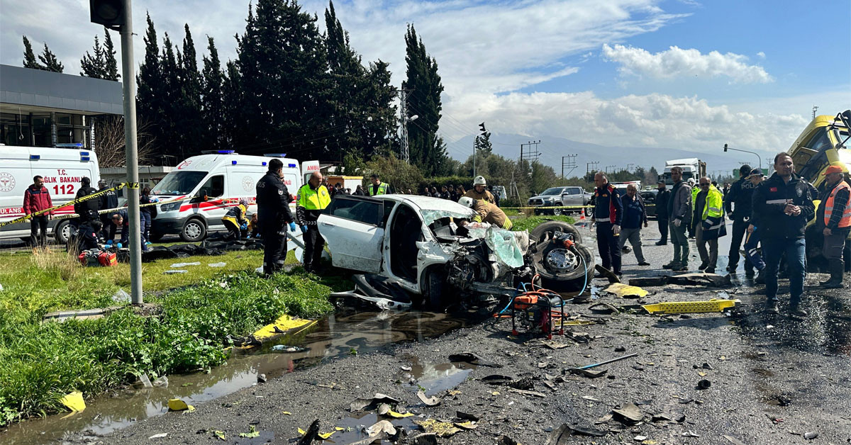 Hatay'da trafik kazası bir ailede 6 kişi yaşamını yitirdi