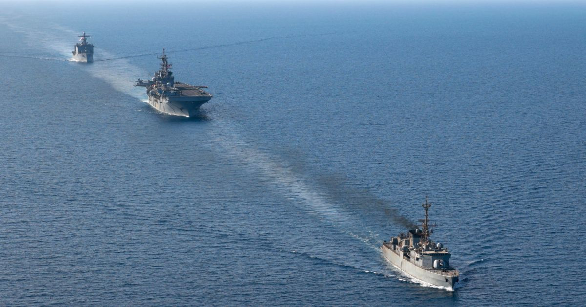 Husiler, Kızıldeniz’de saldırılara devam ediyor: ABD uçak gemisi vuruldu
