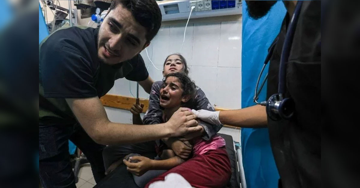 İsrail hastane bombaladı