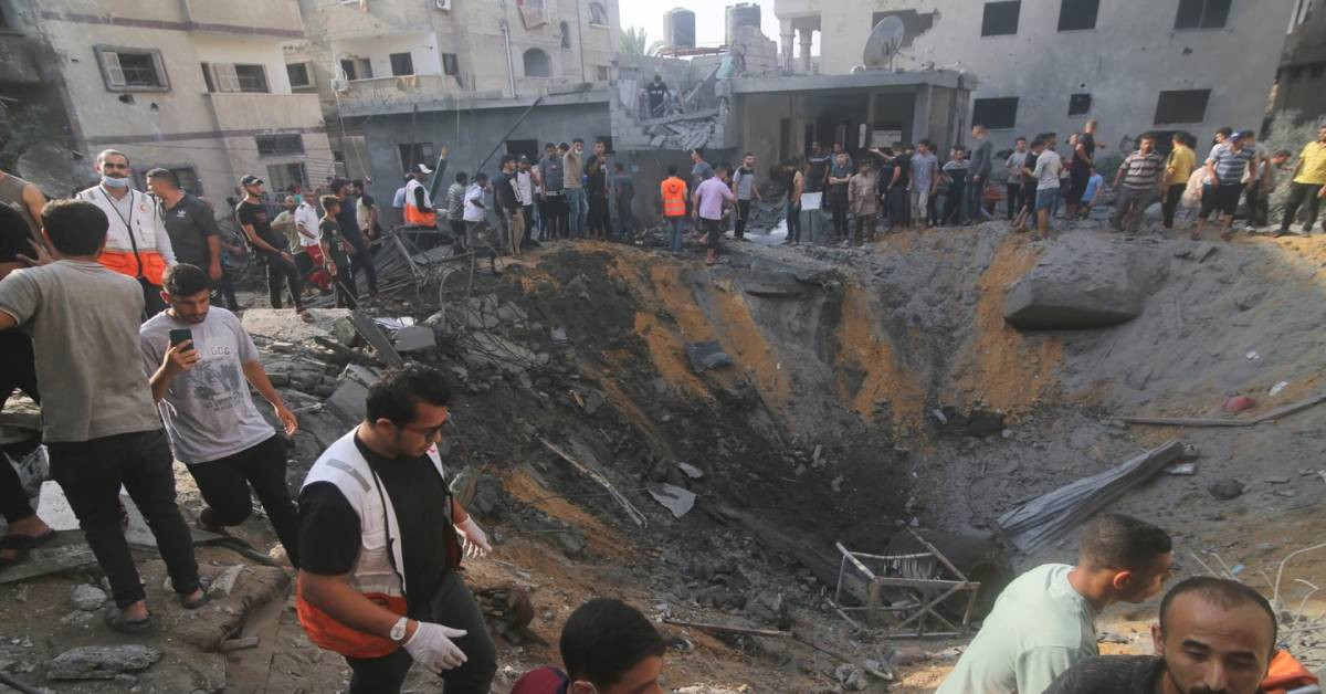 İsrail Mülteci Kampını Bombaladı