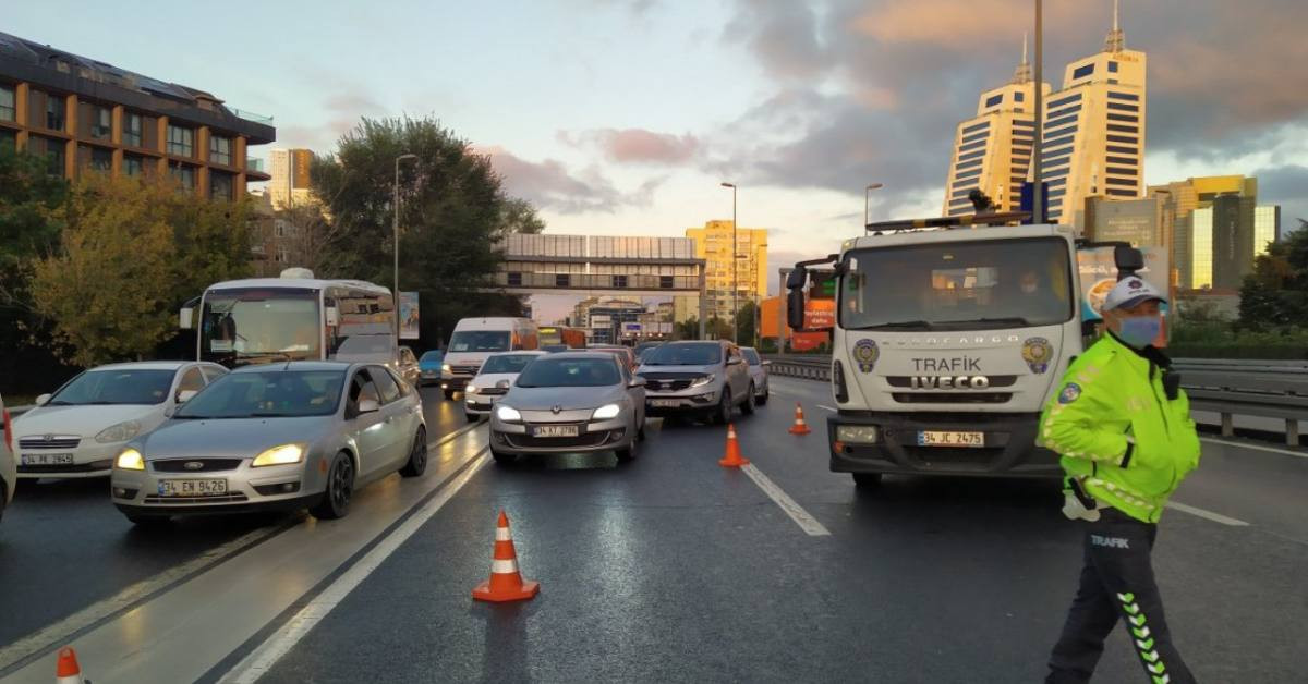 İstanbul Trafiğe Kapalı Yolalr