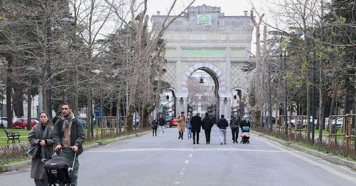 İstanbul Üniversitesi'nin tarihi kapısı