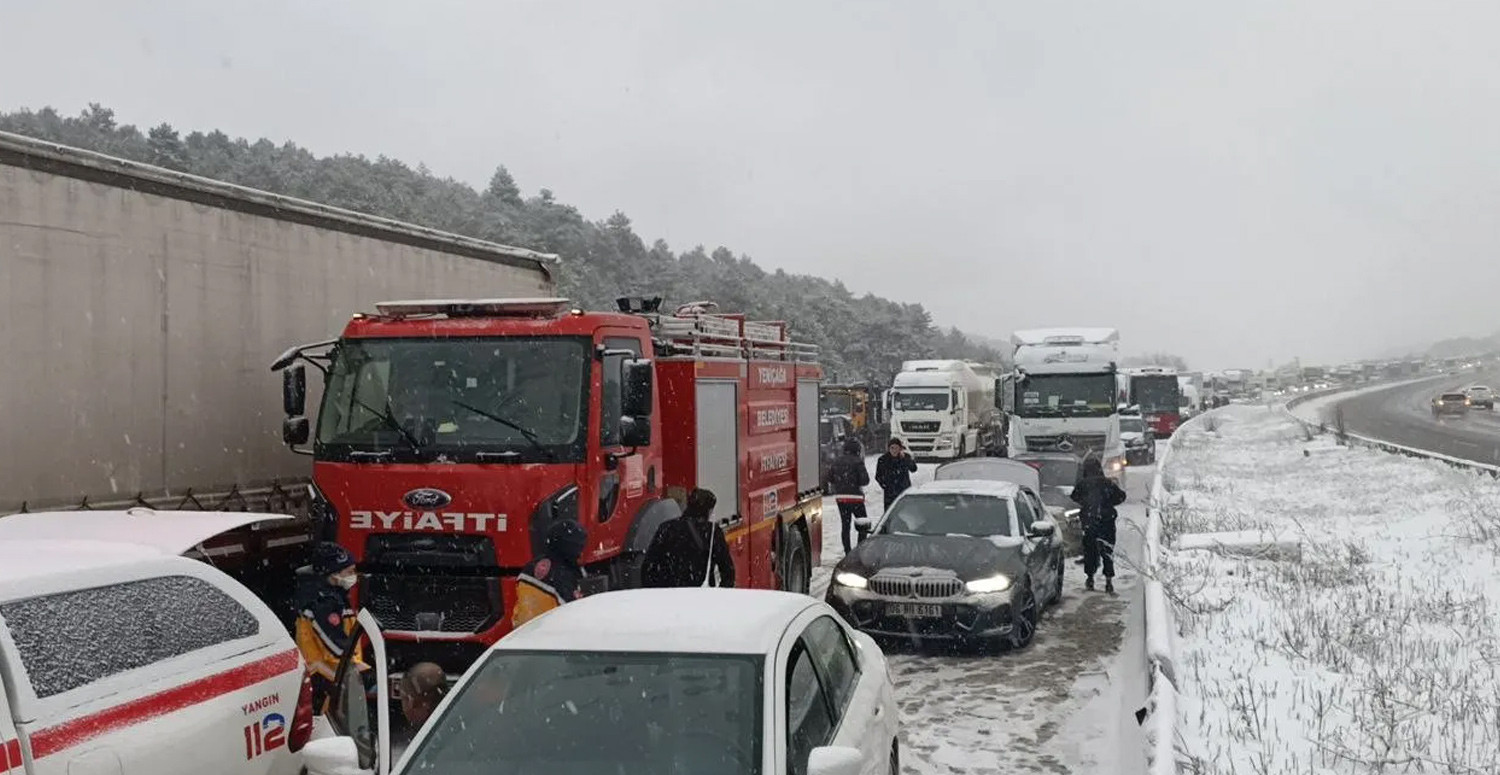 İstanbul yönü tamamen ulaşıma kapandı