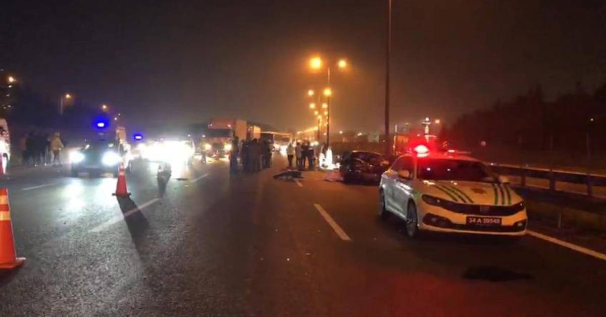 İstanbul’da yürek yakan kaza: Otomobil yayalara çarptı can pazarı yaşandı! 5 ölü var