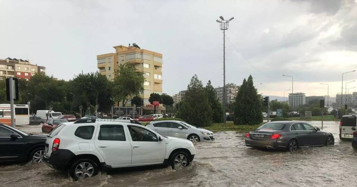 İzmir Sağanak Yağış-1