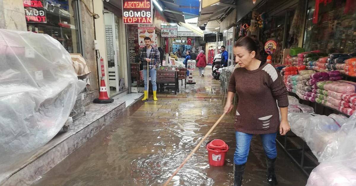 İzmir Sağanak Yağış