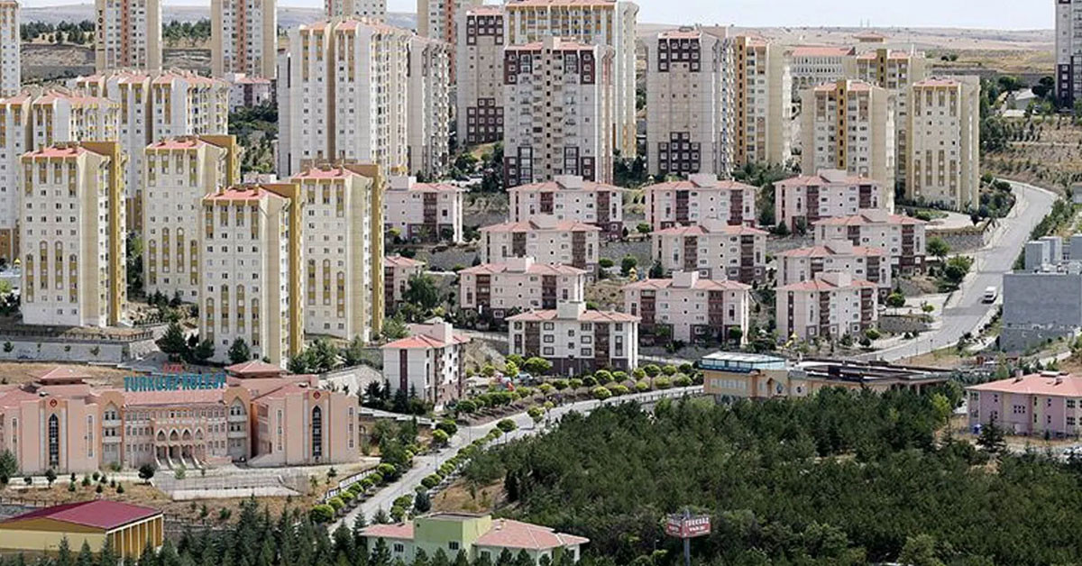 Konut sektöründe yeni dönem başlıyor! Teslim edilmeyen ev için ceza, anında uygulanan faiz indirimleri..