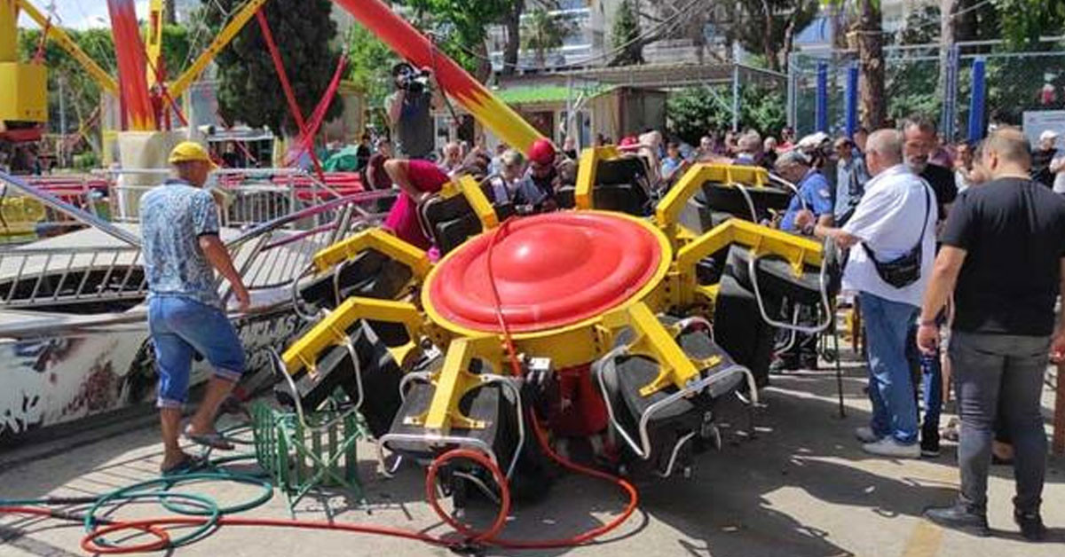 lunaparkta oyuncak koptu