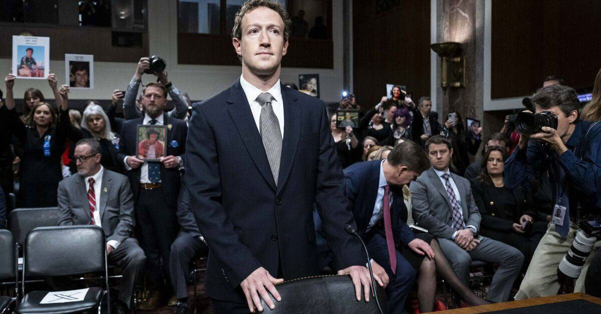 Mark zuckerberg özür diledi