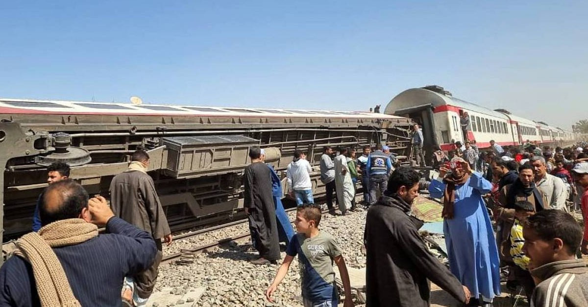 Mısır’da iki tren çarpıştı: 2 ölü, 29 yaralı