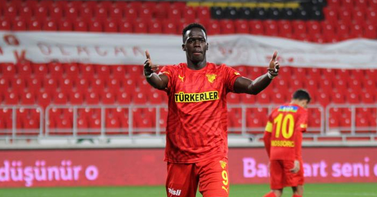 Ndiaye, Göztepe'ye veda etti