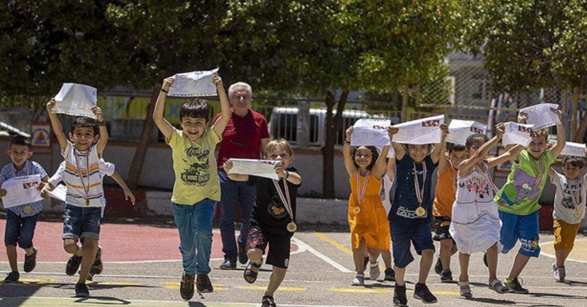 Okullarda kapanış zili bugün çalıyor: 20 milyon öğrenci için yaz tatili başlıyor