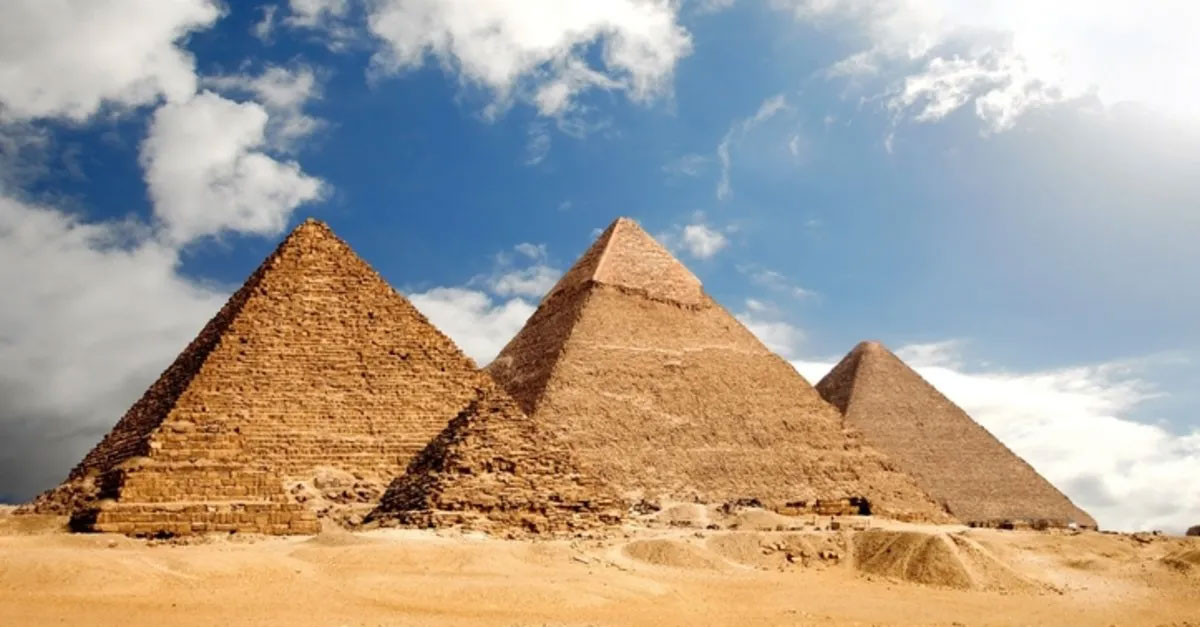 Sabiha Gökçen, uluslararası uçuşuna Mısır'ın başkenti Kahire'deki Sphinx Havalimanı da ekledi.