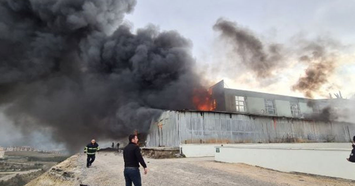 Son dakika: Karabük'te fabrikada korkutan yangın