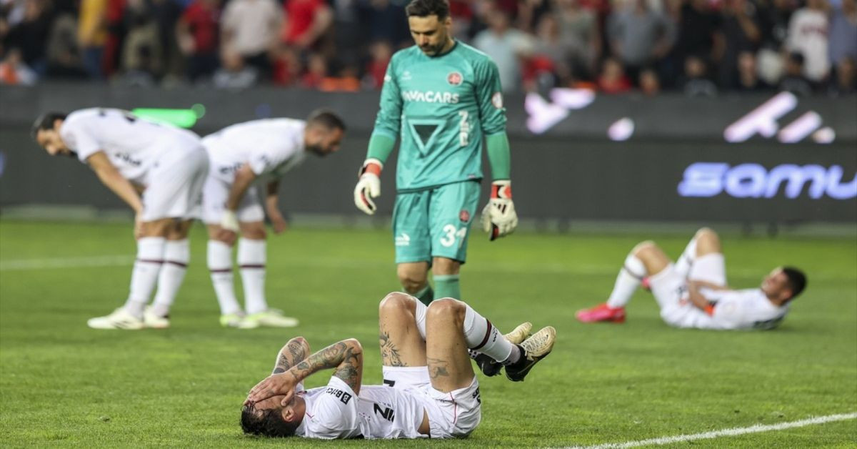 Süper Lig’de bir veda daha: Küme düşen ikinci takım Fatih Karagümrük oldu