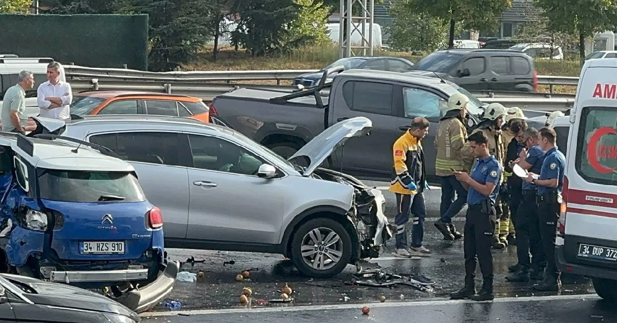 TEM Otoyolu’nda zincirleme trafik kazası: 2 ölü, 4 yaralı