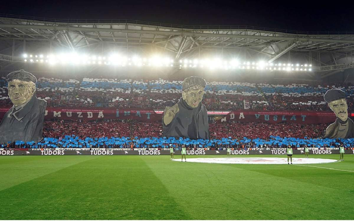 Trabzonspor Beşiktaş maçı derbi koreografisi 1