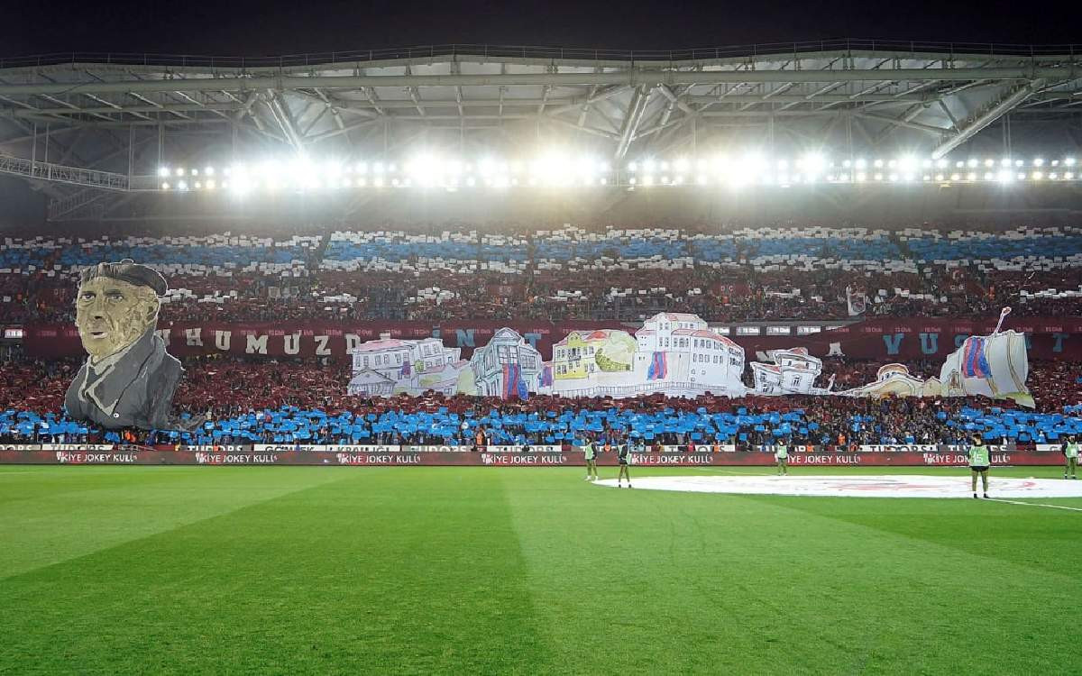 Trabzonspor Beşiktaş maçı derbi koreografisi 2