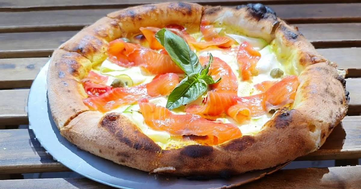 Tütsülenmiş Somon Pizza Nasıl Yapılır