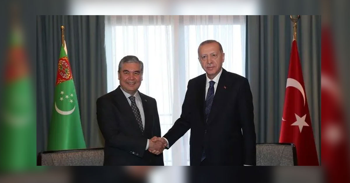 Vatandaşlarına bayram mesajı ileten Erdoğan, Türkmenistan Milli Lideri ve Halk Maslahatı Başkanı Gurbangulu Berdimuhammedov ile bir telefon görüşmesi gerçekleştirdi.