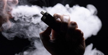 Elektronik sigara zararları neler? Türkiye’de elektronik sigara yasak mı? 20 yaşındaki kız elektronik sigara yüzünden ölüyordu