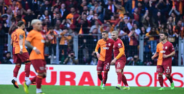 Galatasaray’ın aklı sahada kulağı Kadıköy’de: Yarın şampiyon belli olabilir