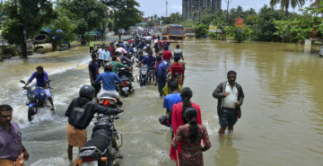 Muson yağmurları can aldı: 47 kişi hayatını kaybetti